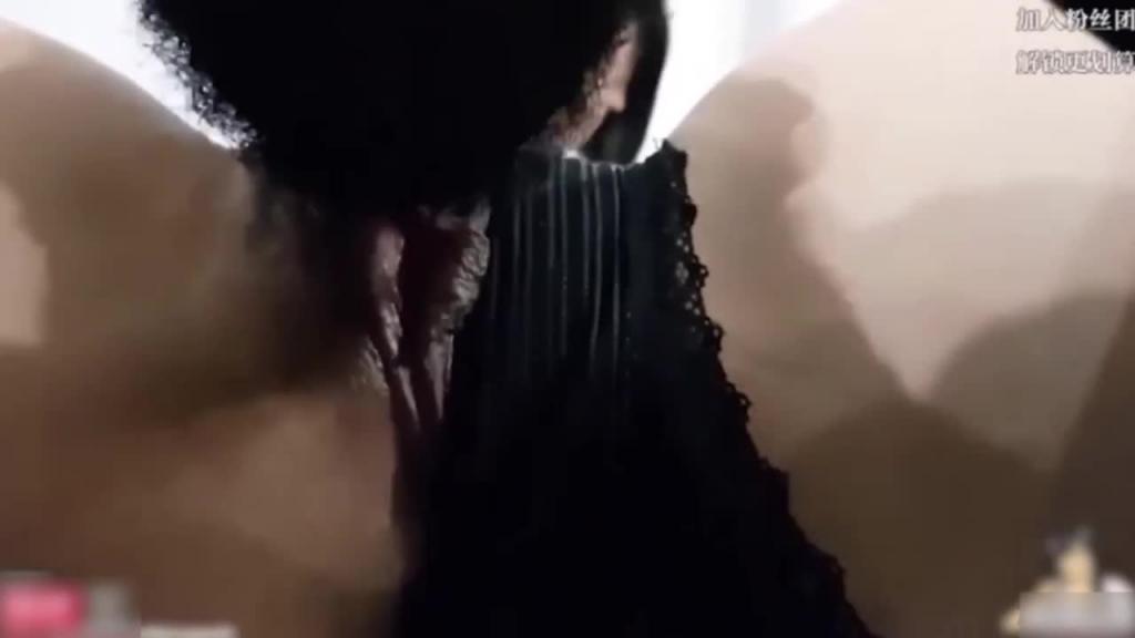 反差婊女神留学生“刘玥”经典黑人篇，富家女孩被爸爸的黑人司机虐操 预览截图 6