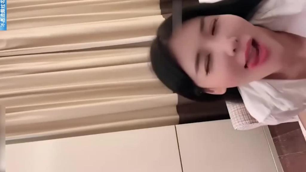 秀人网女神黑丝高挑妩媚妖艳激情自慰秀色可餐 预览截图 1