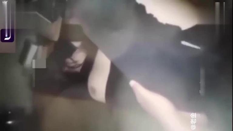 趁后妈喝醉了叫不醒，我把后妈操了，东北小哥乱伦继母又操了继母妹妹 预览截图 11