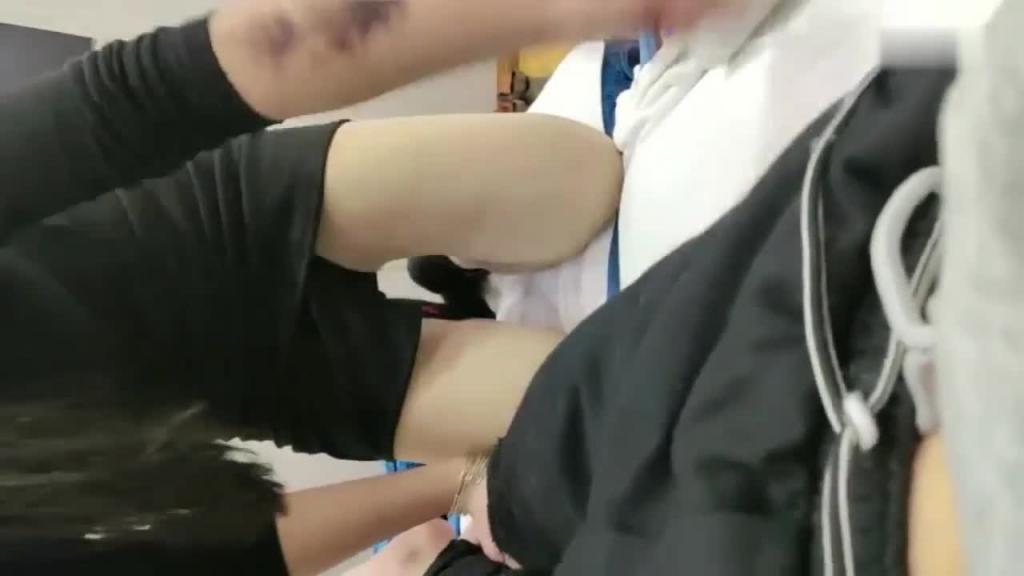 【按摩会所勾搭】按摩会所如此清纯技师勾搭拿下,当场爆插 预览截图 1