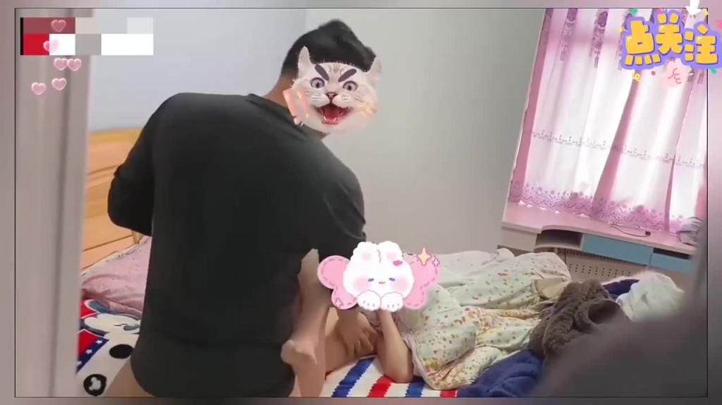 真实父女乱伦各种骚话强迫女儿操逼『乱伦』 预览截图 3