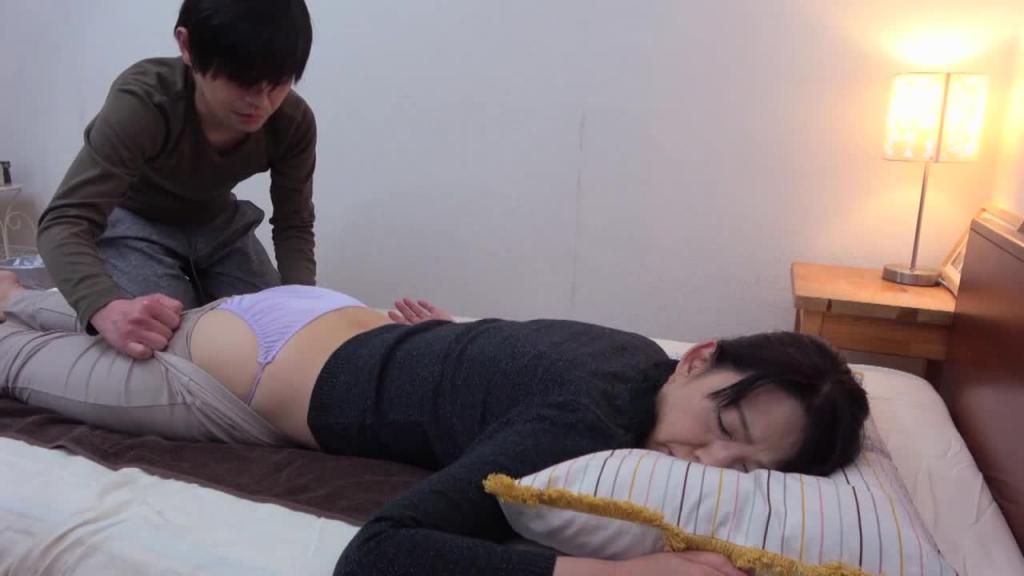 「不行揉那里…」骗母亲来性感按摩的儿子 NXG-396 预览截图 2