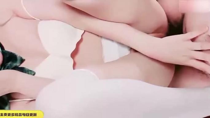 【真实破处】小萝莉穿洛丽塔就得被操 03年萌妹破处 预览截图 2