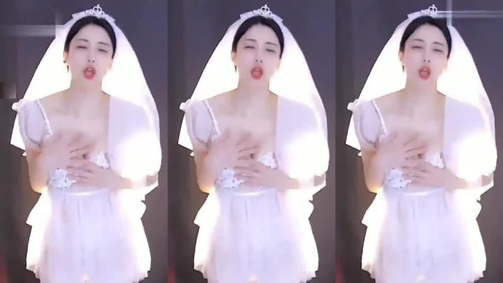 【网易直播】网易CC：极品美女 白夭夭定制透视婚纱骚舞诱惑 预览截图 10