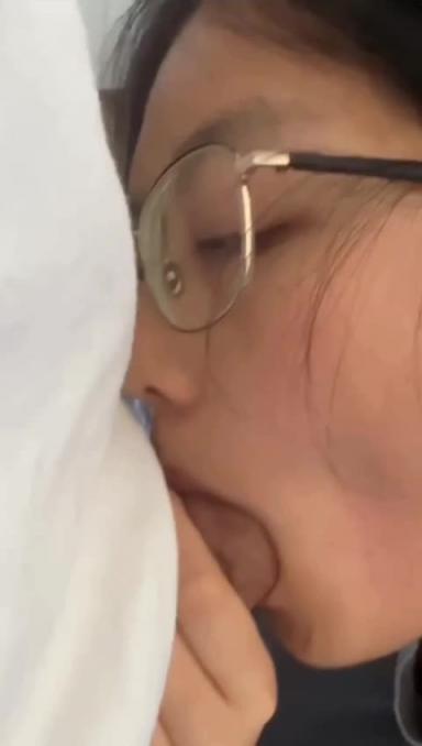 暗恋的女神竟然如此淫荡 预览截图 2