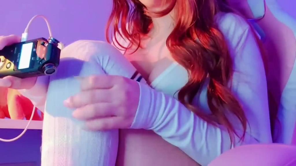 AT294-ASMR丰乳肥臀少女-胸部摩擦的声音 预览截图 5