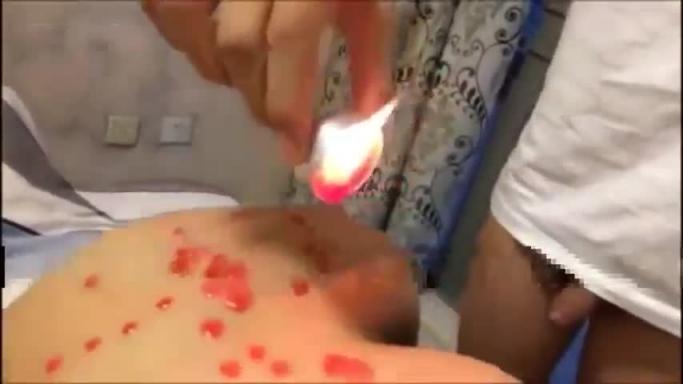 极品露脸少妇找我来调教,皮鞭滴蜡母狗,极限深喉让我无套爆干 预览截图 1