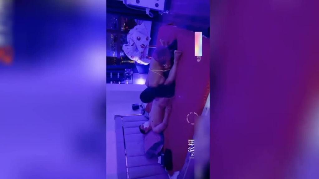 【网红黑料】颜值身材天花板抖音网红[Ts欣桐]私拍想下海视频流出！网红人妖卖淫，长得比女人还好看！ 预览截图 11