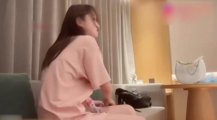 【探花寻欢】酒店爆操极品女大学生 预览截图 1