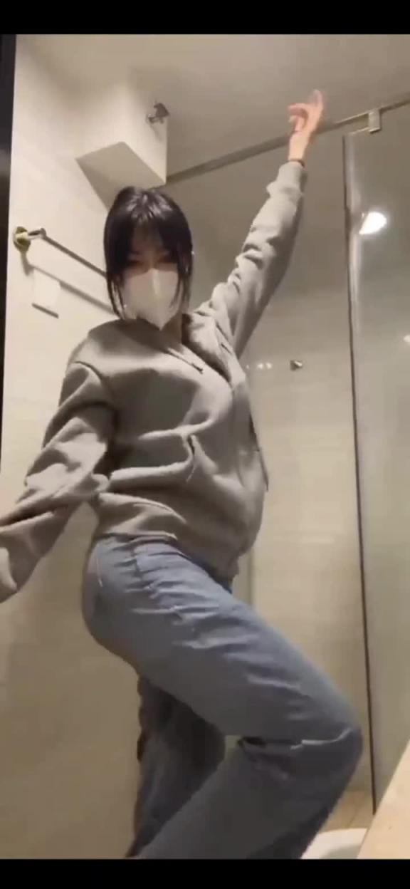 极品美女跳脱衣舞 预览截图 3