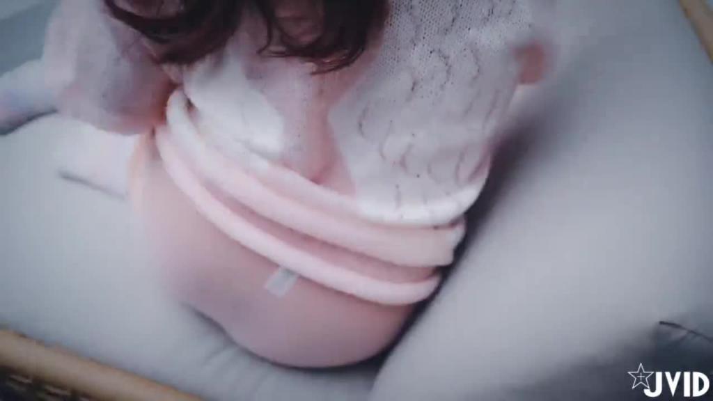 拍了肉包四年多,第一次看到她大开双腿,极品粉嫩鲍映入眼帘 预览截图 1