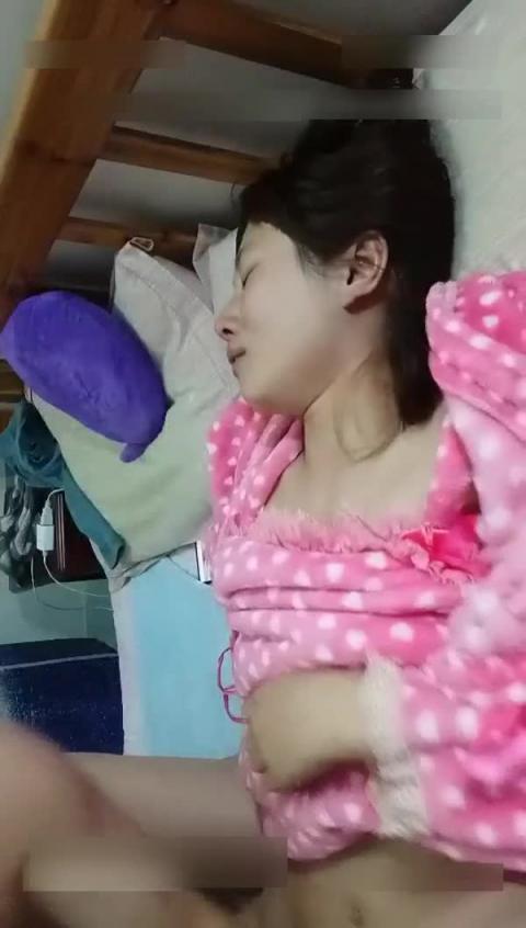 【极品乱伦】 拿懵懂小姨子泻火 无套啪啪勐操小姨子表情亮了 预览截图 6