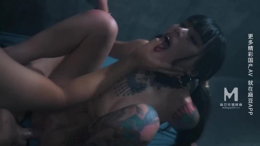 MDSJ-0005 性犯罪者牢房滴蜡调教极恶女犯 艾秋-麻豆传媒 预览截图 10