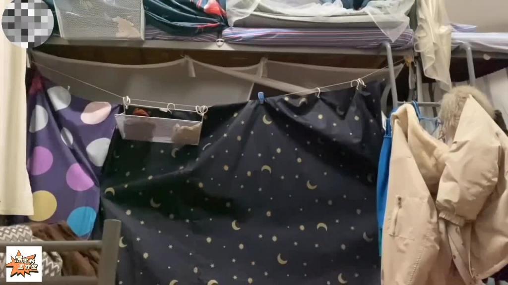 【超真实偷拍】医院宿舍强行推到护士女友，不行，拔出去，戴套！ 预览截图 3