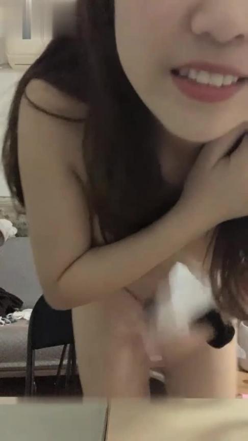 【福利】:【很多人求-哈尔滨高颜值大奶学妹】性格太好了给人感觉很舒服 预览截图 9
