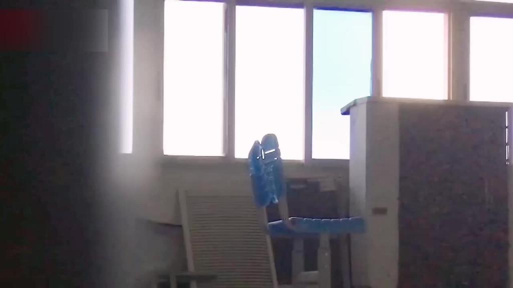 【莆田六中走廊门】学校走廊做爱被发现也不着急穿衣服 猎奇 预览截图 10