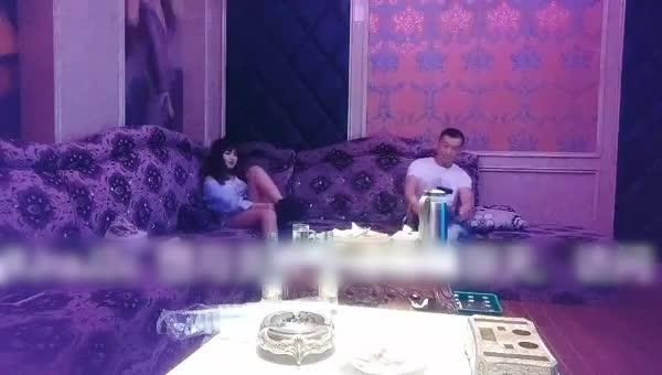 乱交 KTV乱交太刺激了!人妻群P 预览截图 1
