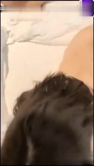 绿帽奴看着自己的爆乳女友被兄弟输出 预览截图 6