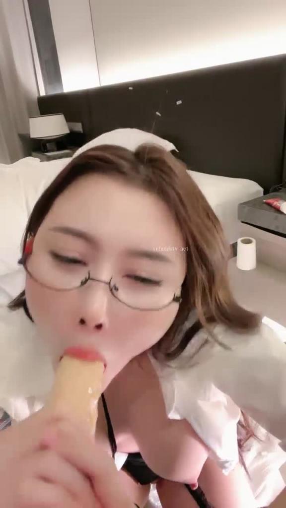 顶级G奶喷水皇后扣穴狂喷白浆拉丝云小禾 预览截图 5