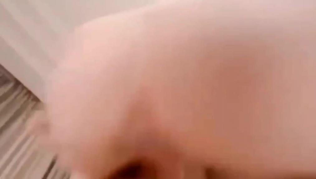 爆操妖艳小骚货 每一次插入都直顶花芯 预览截图 1