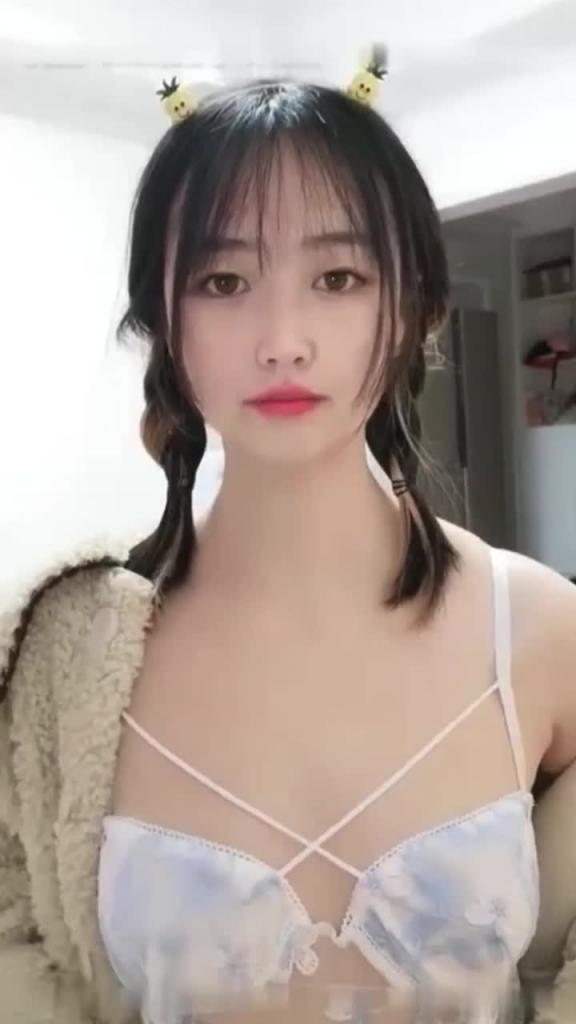 贵宾【萝莉-邻家女孩】快速抽奖满脸通红表情真鸡巴销魂啊 预览截图 3