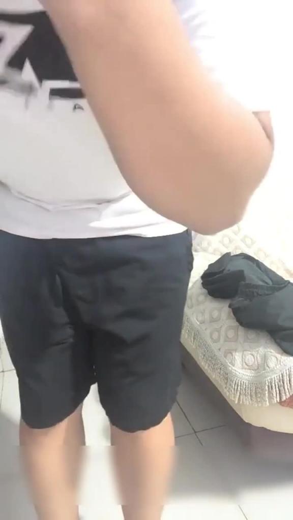 《强上嫂嫂》出差回家看嫂子一个人做家务把她强上了详情介绍 预览截图 2