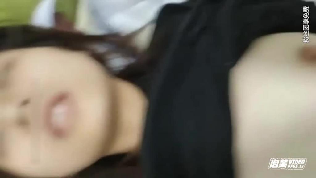 可爱萝莉困得睁不开眼,拉起来就操她穴,内射(宠粉福利) 预览截图 9