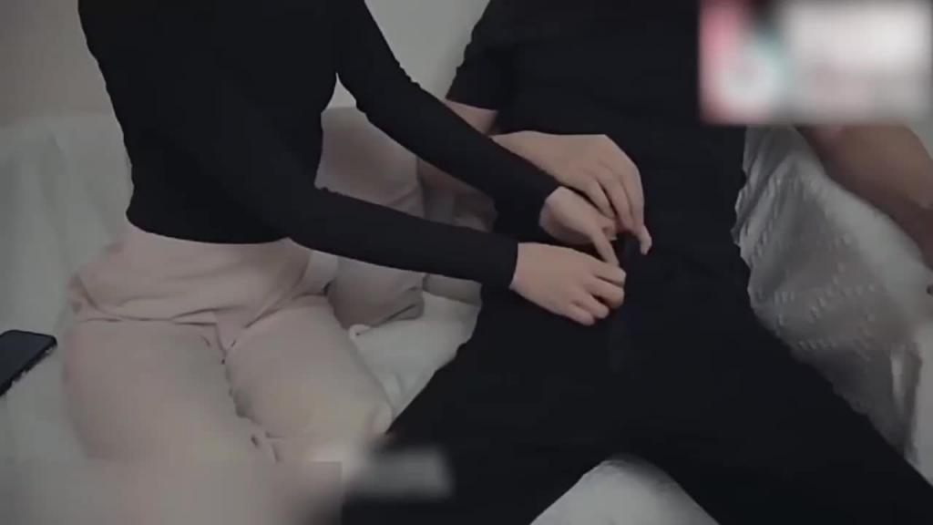 勾引姐夫偷情内射中出白虎多汁小姨子 预览截图 3