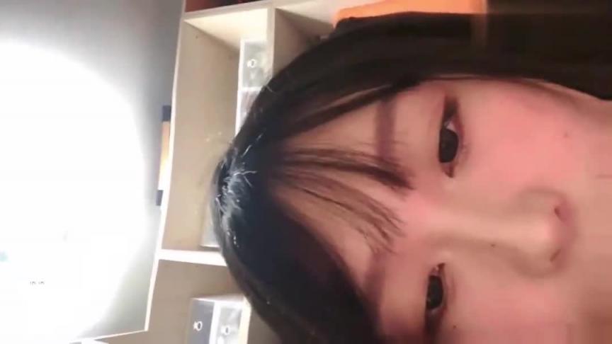 【清纯反差婊】小骚逼一脸狐媚样,真的很欠操,还是无毛逼 预览截图 7