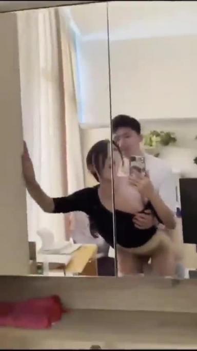 百度云泄密表演系大二美女和富二代男友啪啪被曝光 预览截图 11