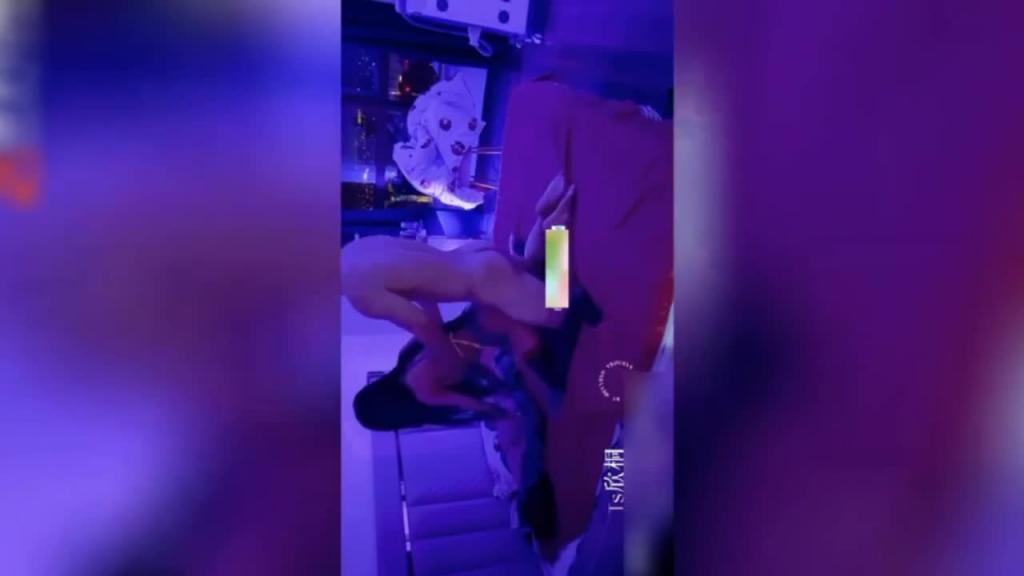 【网红黑料】颜值身材天花板抖音网红[Ts欣桐]私拍想下海视频流出！网红人妖卖淫，长得比女人还好看！ 预览截图 12