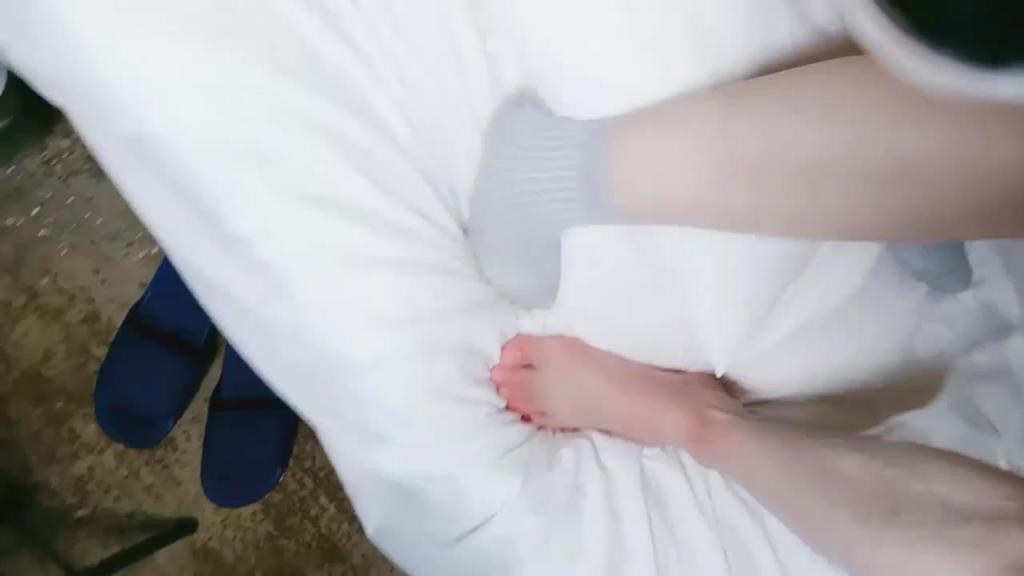 【破处校服妹子】白皙皮肤苗条身材 近距离特写抽插侧入勐操 预览截图 6