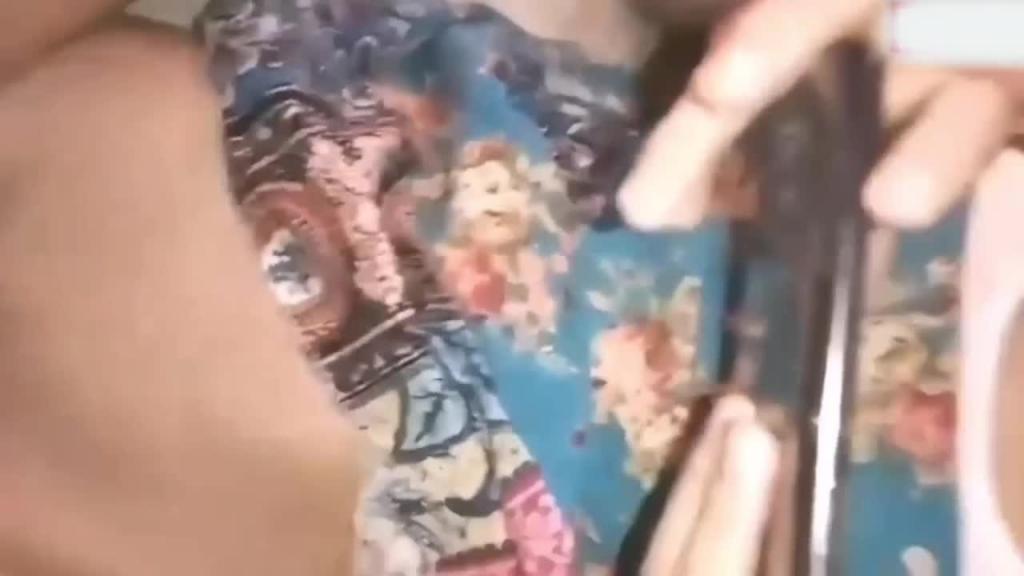 【父女乱伦】鬼父调教05后女儿走秀最终还是逃不过插入白虎逼 预览截图 8