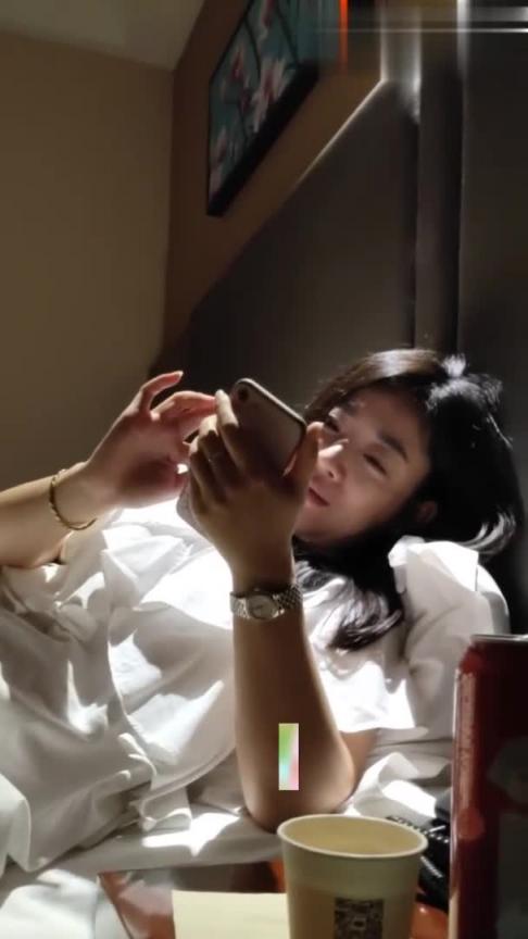 一夜我操【47岁亲舅妈3次】舅妈勾引我,舅妈讲述她与舅舅性生活不和谐苦恼。 预览截图 8