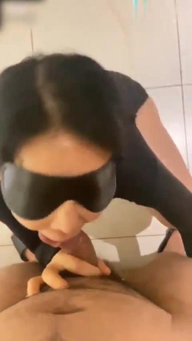 为人妻为人母的淫荡少妇骚逼身材真好跪地学母狗口交 预览截图 5