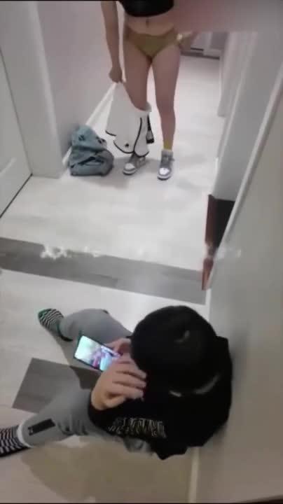 史上最强母子乱伦,快手网红人妻勾引写作业儿子乱伦,儿子处男给了亲生母亲 预览截图 8