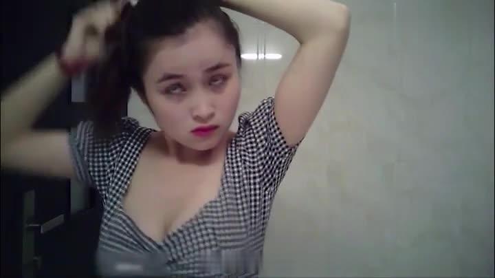 浴室偷拍极品巨乳,肉球美乳画,超养眼 预览截图 12