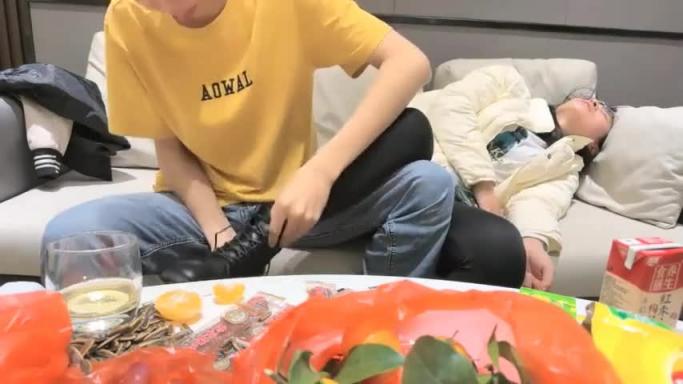 泡良大神约战良家眼镜妹 预览截图 2