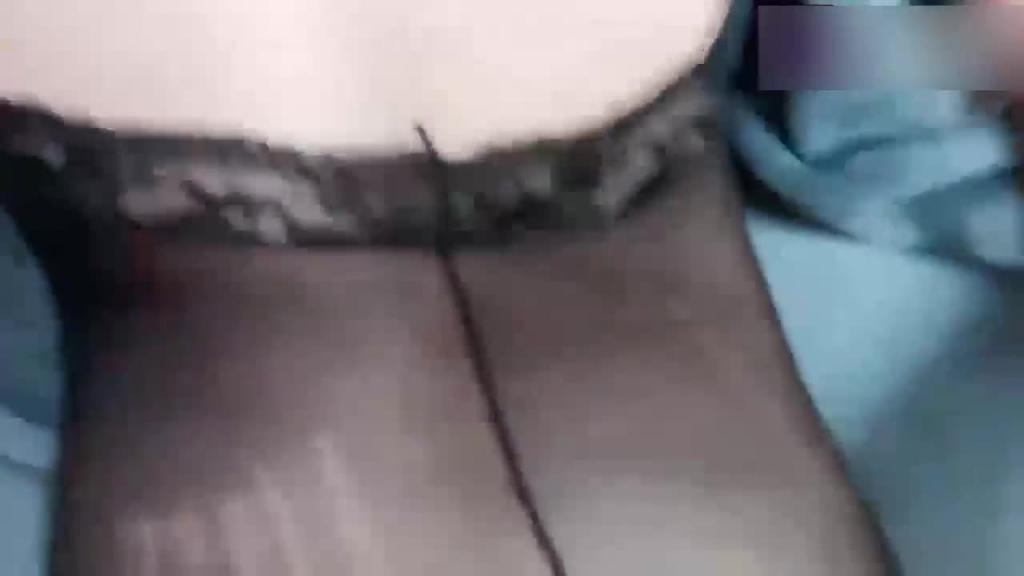 【姐弟乱伦】和姐姐偷情乱伦被妈妈打电话发现 预览截图 12