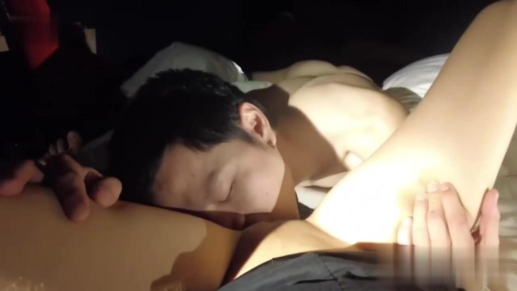 万人求购精致的眼睛妹 预览截图 1