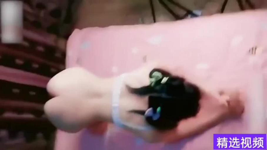 一线天萝莉双马尾白嫩小穴 预览截图 1