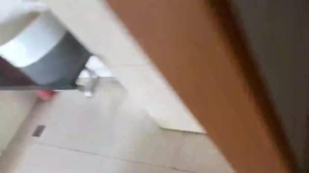 【重口厕所偷拍稀缺资源】大神万达广场几十位网红美女，御姐老师少妇空姐 搜罗全网 独家首发 预览截图 11