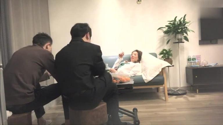 40岁人妻少妇!水汪汪的骚穴!操的她嗷嗷叫!少妇就是爽! 预览截图 9
