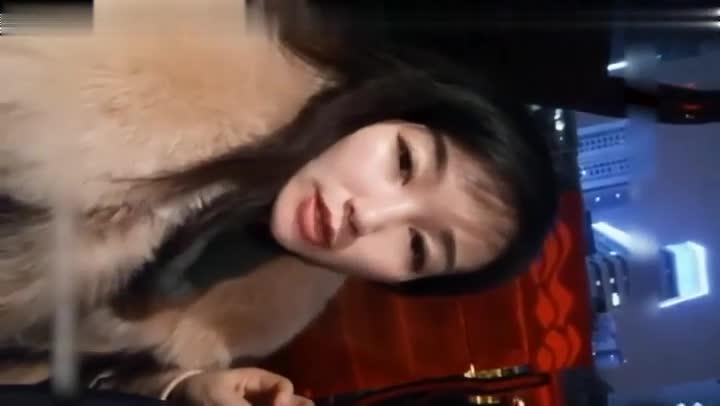 风骚御姐,勾搭司机,小区前车震 预览截图 5