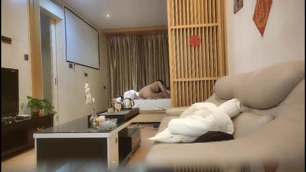1/2极品20嫩妹 ，纤细美腿苗条身材 预览截图 6