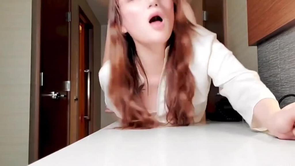 极品秘书穿着丝袜高跟被猛操，还是大城市里的姑娘玩的花 预览截图 10