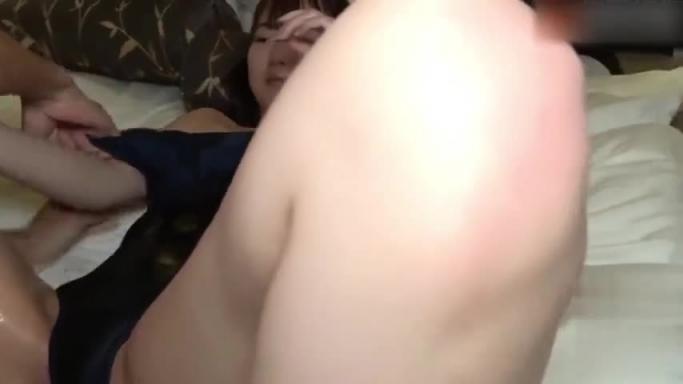 粉嫩萝莉,19岁粉嫩萝莉第一次破处实录太嫩了。 预览截图 2