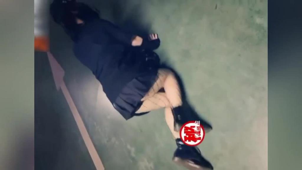 成都白富美网红『晨晨』找鸭子做爱调教SM，高颜气质中国顶级SM露脸女王 预览截图 8
