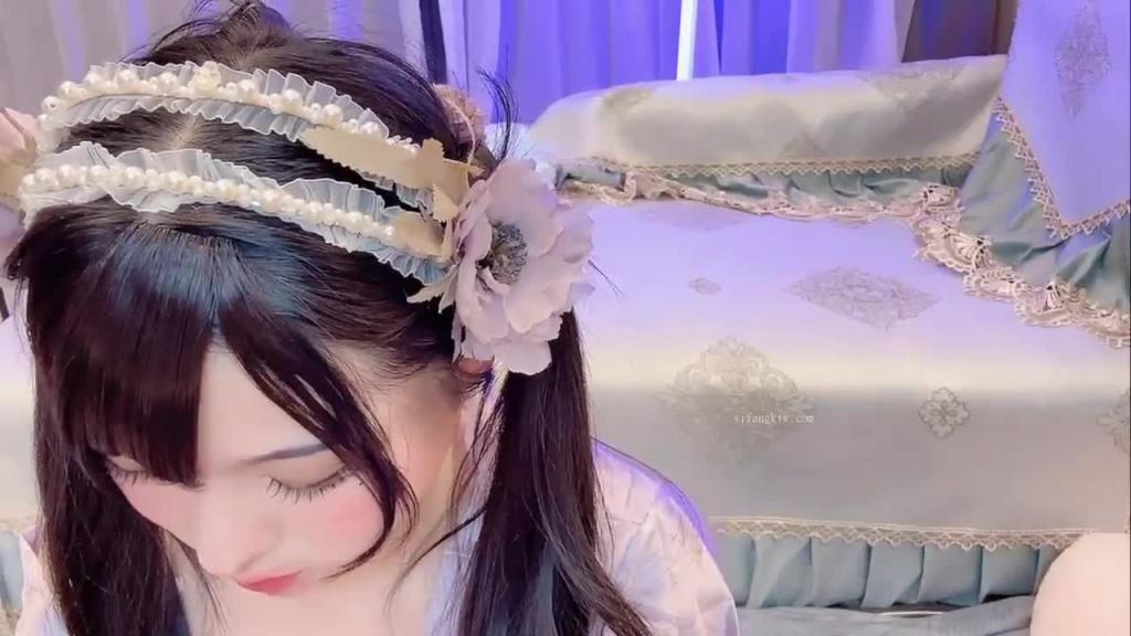 【Sherry_niko】主人你的女仆来了，一身紫色宽大浴袍满足主人的欲望2 预览截图 3