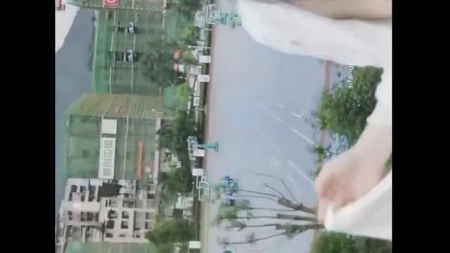 小姑娘玩拳交也不怕把B给撑坏了!【全网最反差反差】POA眼睛学妹户外漏出! 预览截图 3